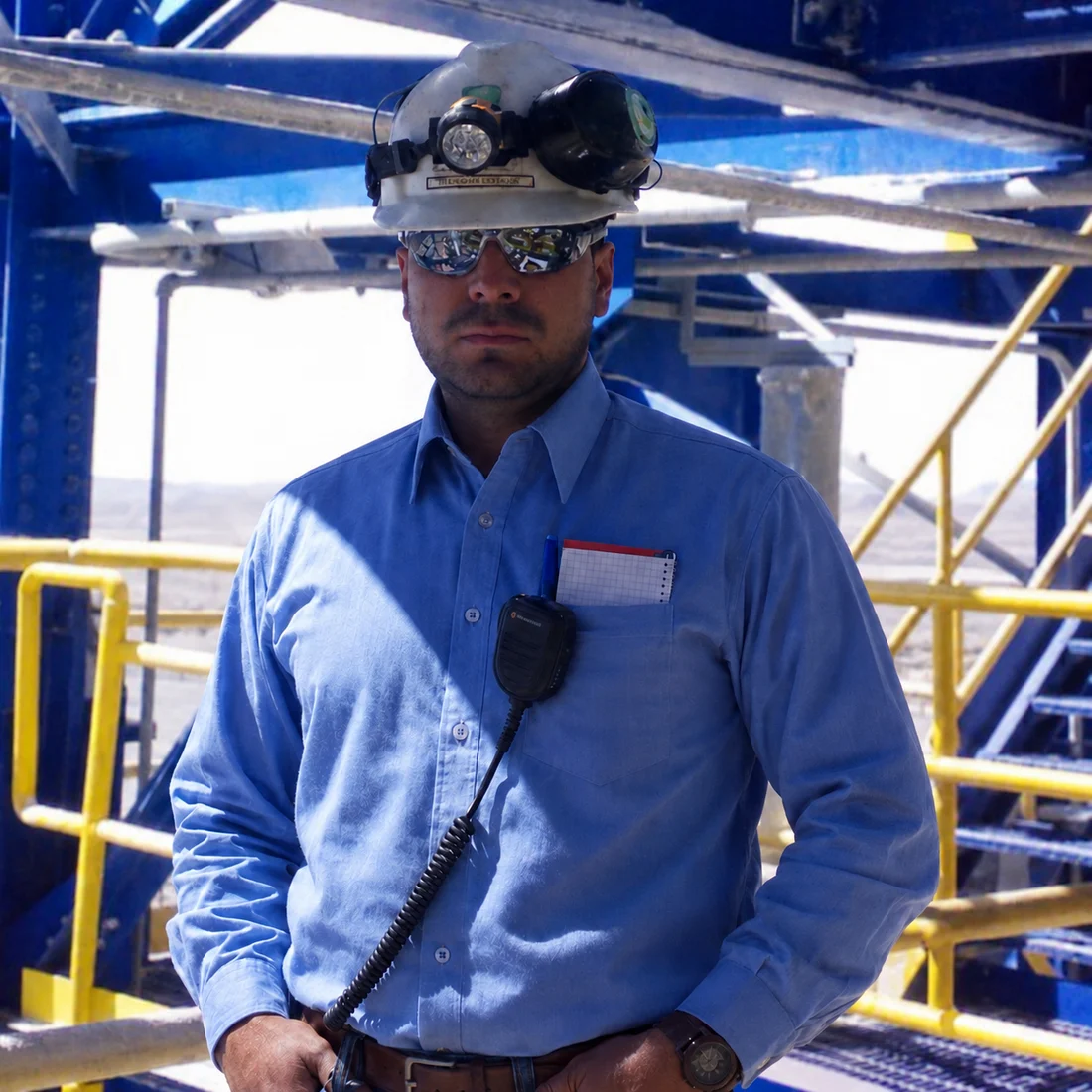 Yamir Rojo en una operación industrial minera